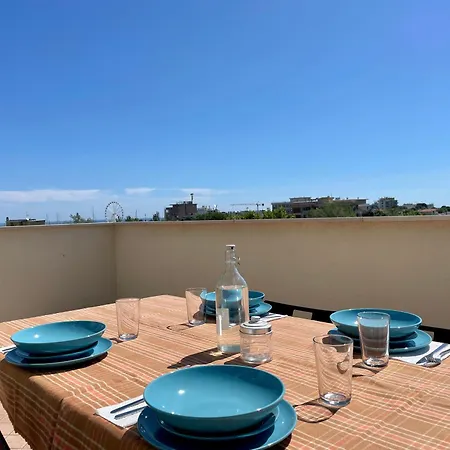 Trilocale Panoramico Vicino Al Mare- L'attico Sulla Romagna Apartment *